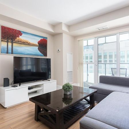 Апартаменты Across From The Cn Tower, Metro Toronto Convention Centre And Rogers Centre In Downtown Toronto Core Экстерьер фото
