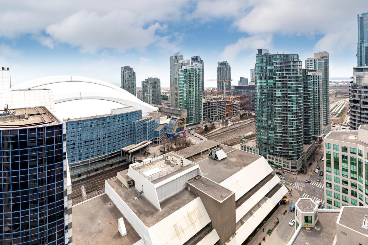 Апартаменты Across From The Cn Tower, Metro Toronto Convention Centre And Rogers Centre In Downtown Toronto Core Экстерьер фото