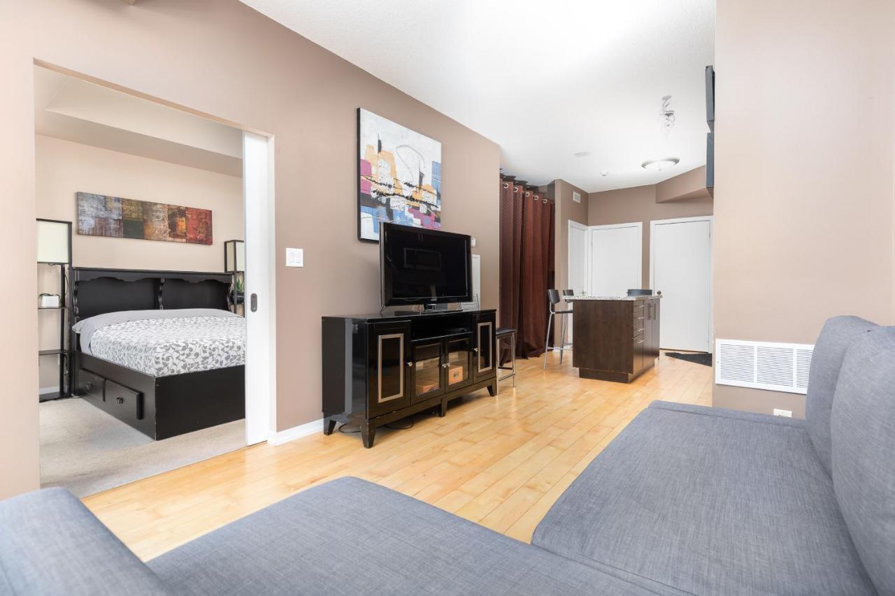 Апартаменты Across From The Cn Tower, Metro Toronto Convention Centre And Rogers Centre In Downtown Toronto Core Экстерьер фото