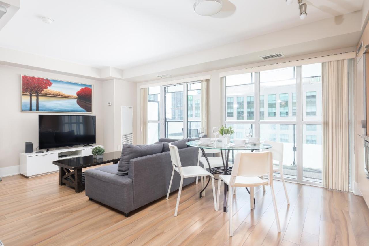 Апартаменты Across From The Cn Tower, Metro Toronto Convention Centre And Rogers Centre In Downtown Toronto Core Экстерьер фото